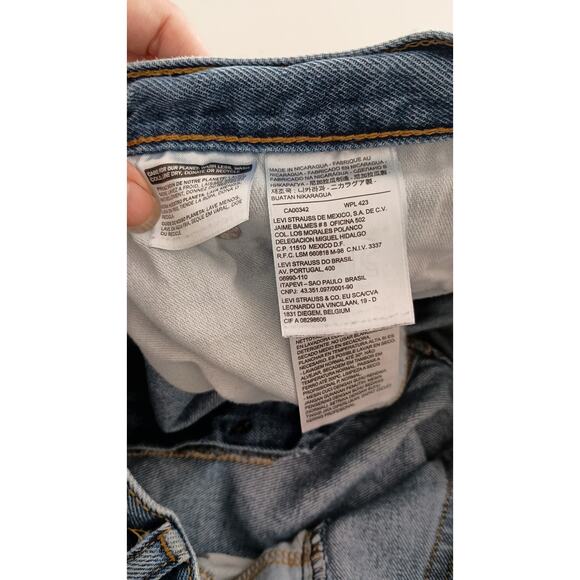 Rare Tag Levis 550 Mens Jeans 42W x 30L Denim relaxed fit Distressed - Picture 8 of 9